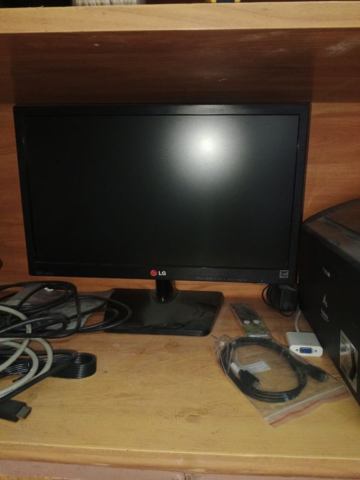 Монитор LG 19.,.