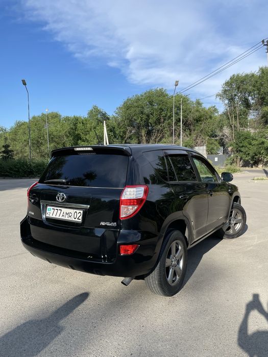 Продам Toyota Rav4