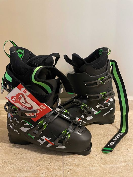 Чисто НОВ ски комплект