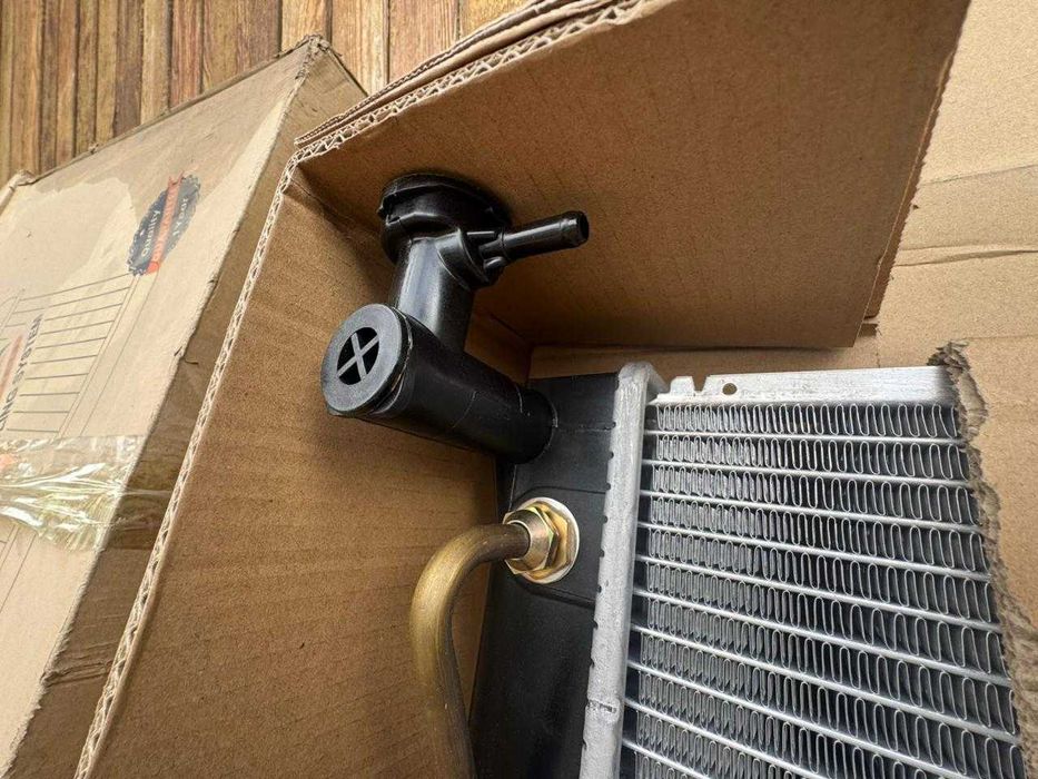 Радиатор  LEXUS RX330