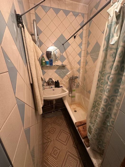 Ц-1 Продается 3 комнатная квартира Пос-во Англии Мирзо-Улугбек