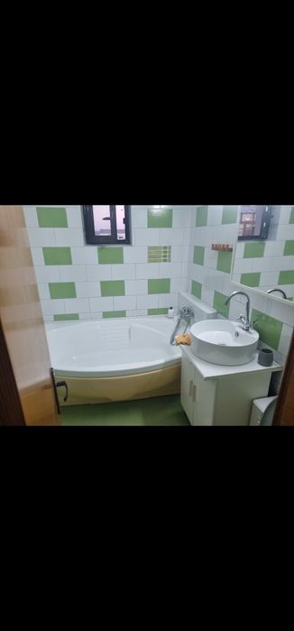 Inchiriez apartament 4 camere