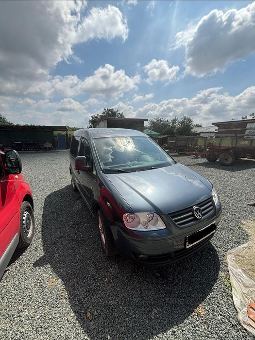 Vând Volkswagen Caddy