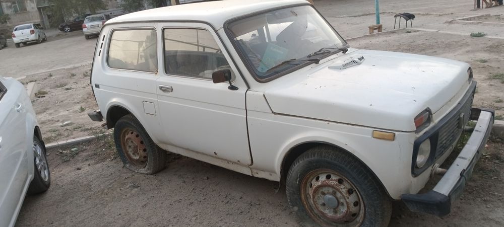 Продам машину нива