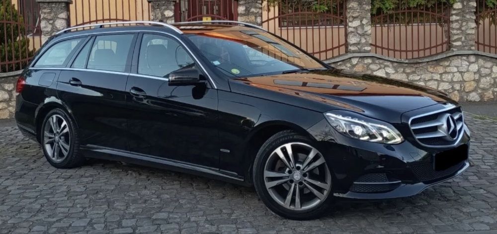 Aripa stanga / dreapta Mercedes w212 e class culoare negru / impecabila / stare perfecta / aluminiu / original OEM