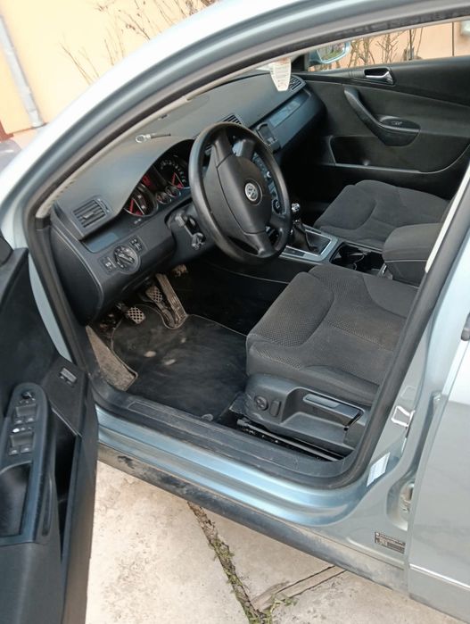 Volkswagen Passat , B6 2005