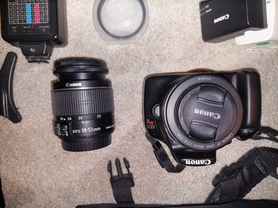 Canon Rebel T3i 18-55мм + 50мм