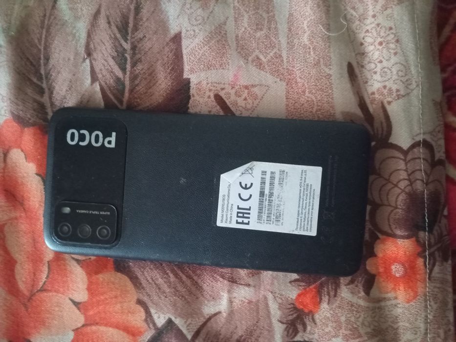 Telifon sotiladi pocco operativkasi 4 128xotra