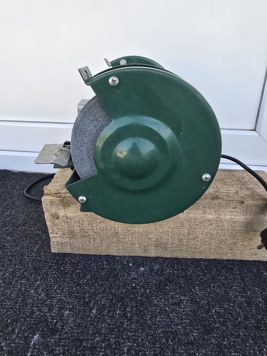 Polizor de banc foarte bu