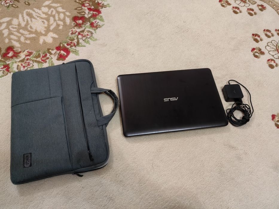 * Ноутбук Асус *