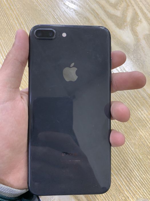 Айфон 8+ продамм