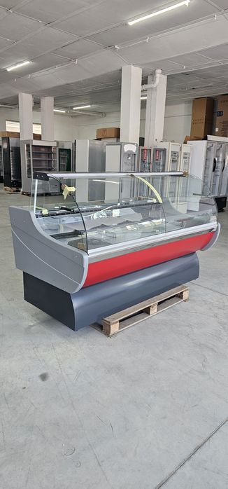 Месарска хладилна витрина 200х110 см