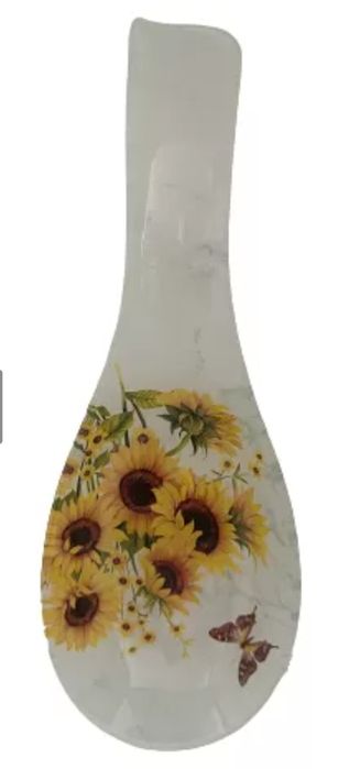 Каре за маса,чиния,стъклена лъжица и две подложки