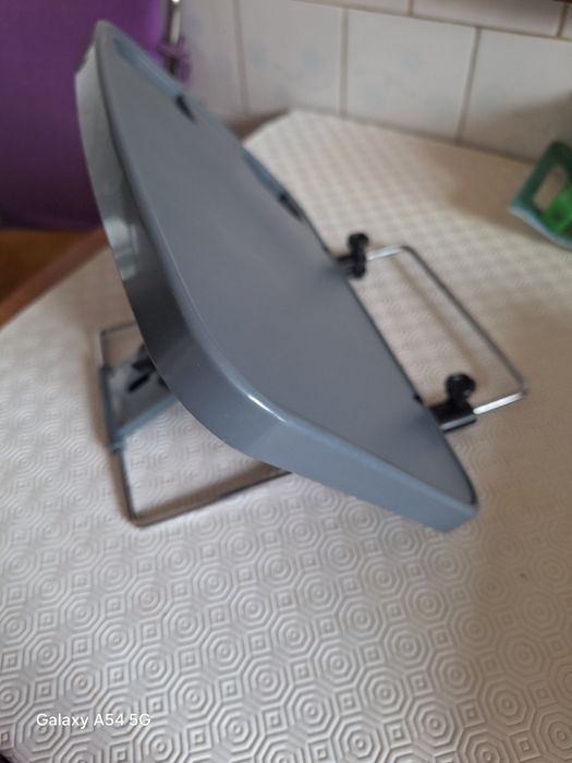 Masuta multifunctionala auto