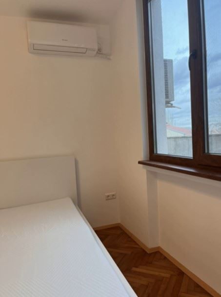 Дава се под наем Тристаен апартамент в София, Лозенец - 65 кв.м за 996.03 € - Снимка #4