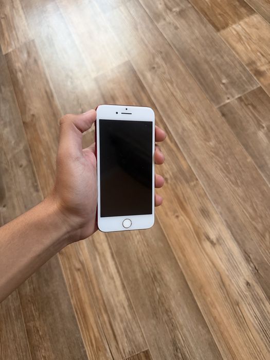 Продам Iphone 7 128 gb Red