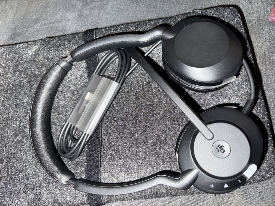 Jabra evolve2 слушалки