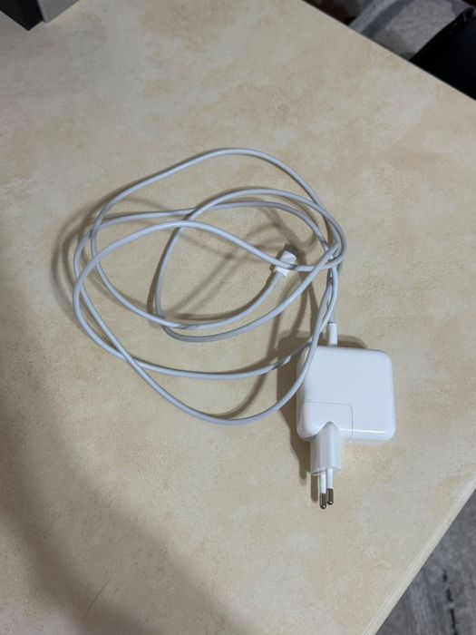 MacBook Air M1 13″, 2020, 8/256 ГБ