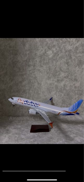Самолет модель (BOEING-737-MAX Fly Dubai) с Led подсветкой