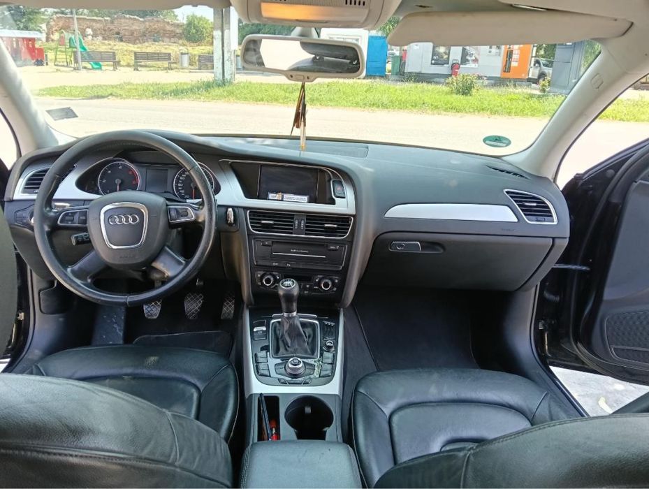 Dezmembrez Audi a4