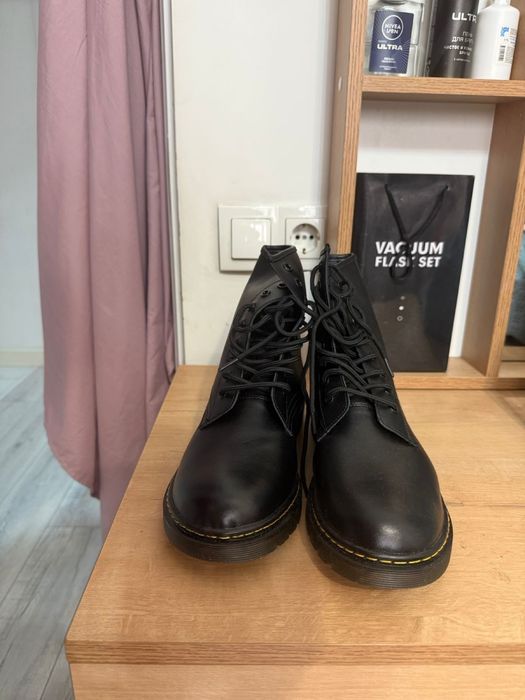 Демисезонная обувь «Мартинсы»