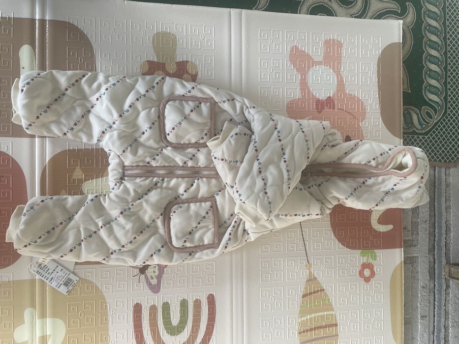 Продам комбинезон для девочек