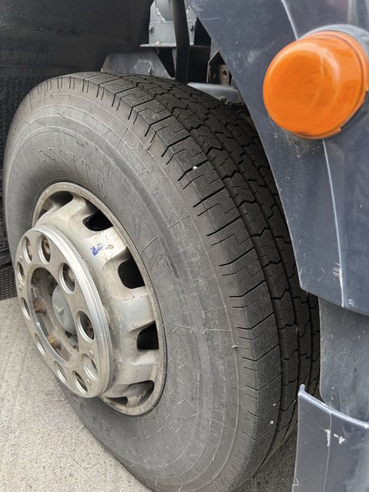 Autocisterna Mercedes