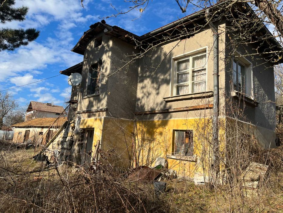 Продава се Къща в София, 7-ми 11-ти километър - 150 кв.м за 380 €/кв.м - Снимка #1