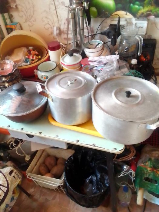 Кастрюли и сковородки