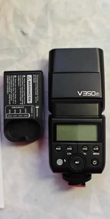 Светкавица Godox - V350F