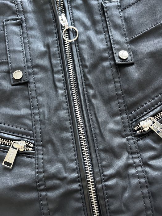 Нова. Кожена пола Guess номер 25/XS