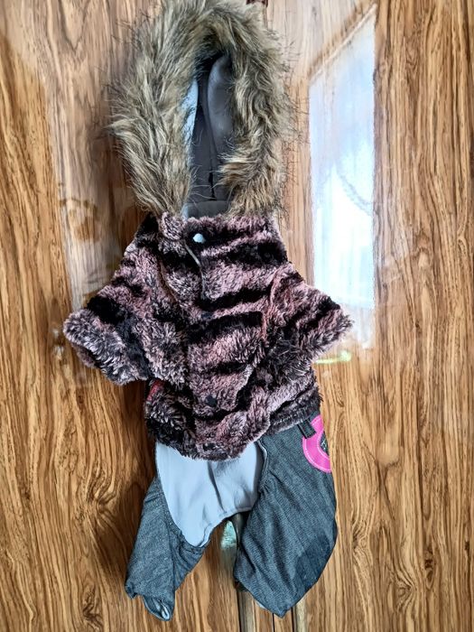 Продам  недорого одежду  для собаки