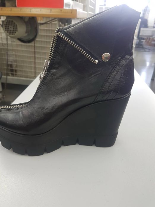 Кожени боти