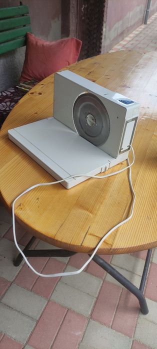 Aparat pentru tăiat pâine.