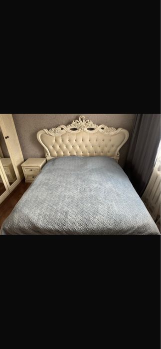 Кровать для спальней