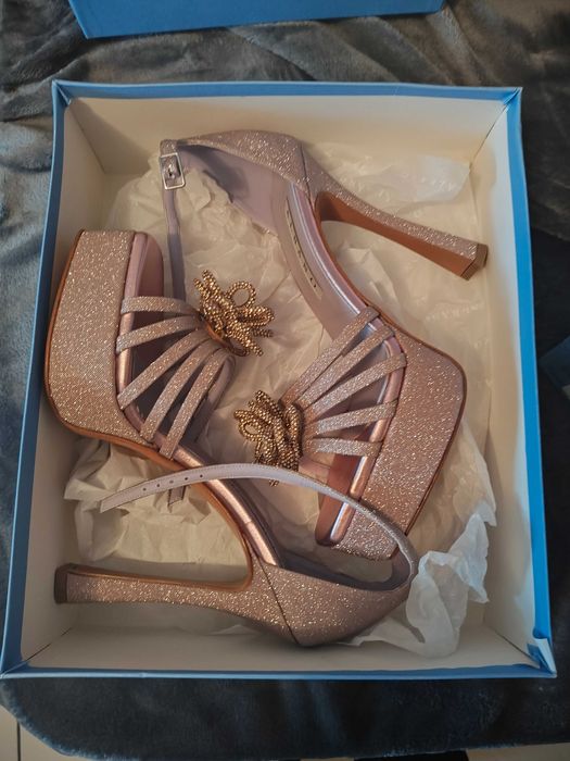 Официални обувки