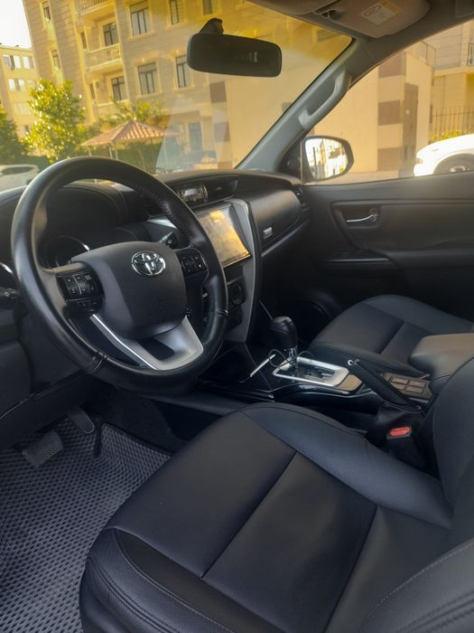 Toyota Fortuner.