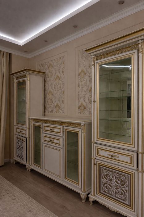 Продам стенку сервант чистое дерево беларусь