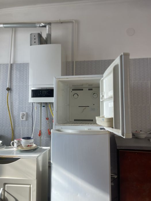 Холодильник продается