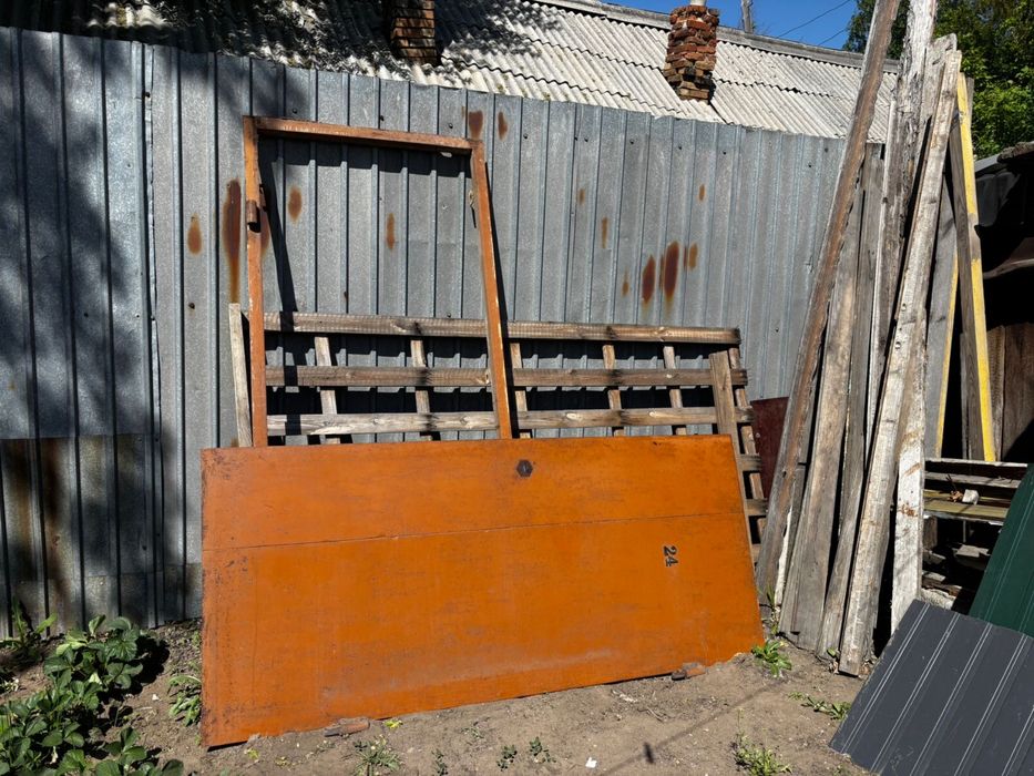 дверь железная продам