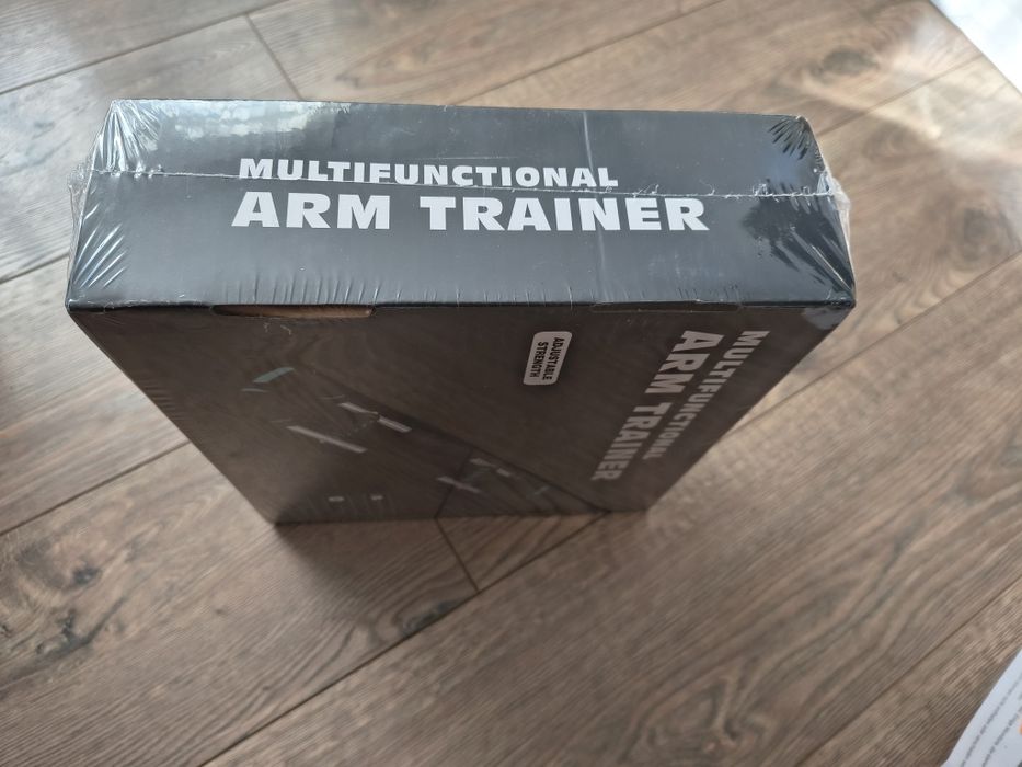 Многофункционален уред за трениране на ръце и гърди