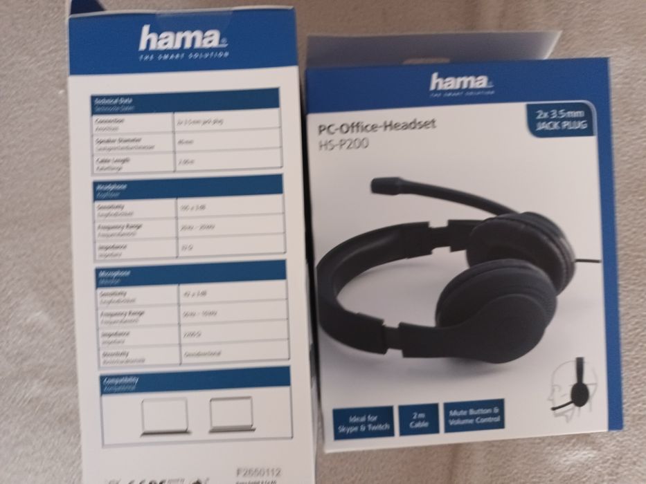 Vând 2 rânduri  de căști, 25 ron una