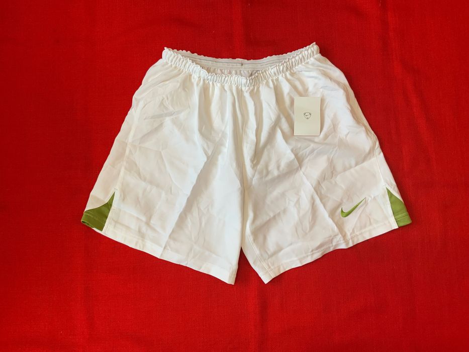 Nike-оригинални шорти размер м-л