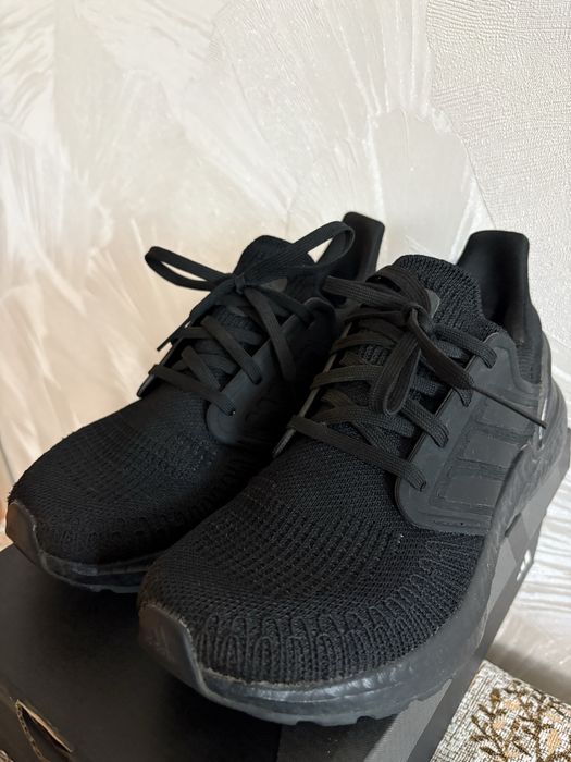 Кроссовки Adidas