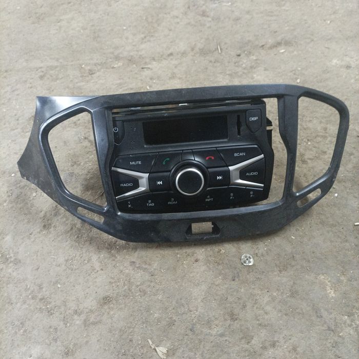 лада веста магнитола