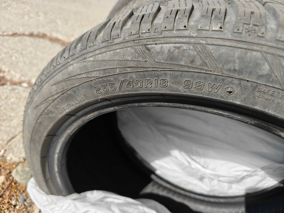 Set 4buc 255/40 225/45 R18 99W 85W XL Falken EuroWinter HS01 M+S iarna