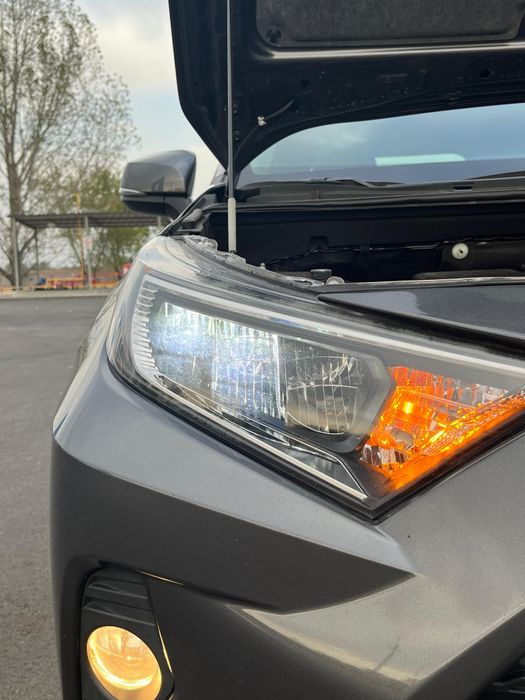 Машина     продам.