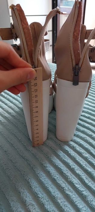 Летние босоножки