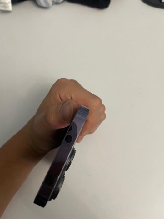 Iphone 14 pro в баклажановом цвете