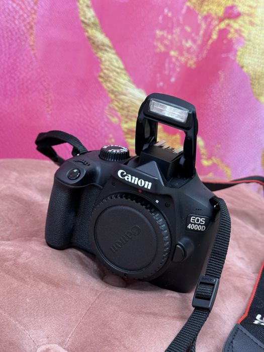 Фотоапарат Canon EOS 4000D EF-S 18 - 55 III